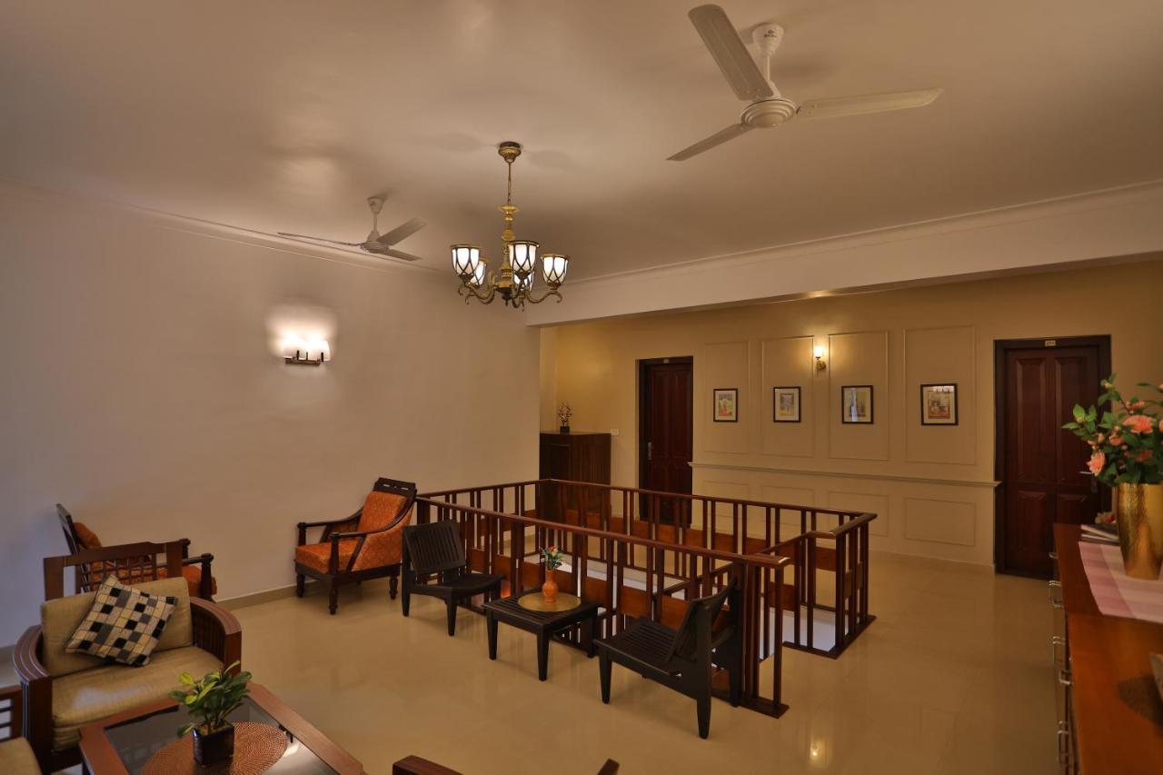 Chithirapuram Palace Мунар Екстериор снимка