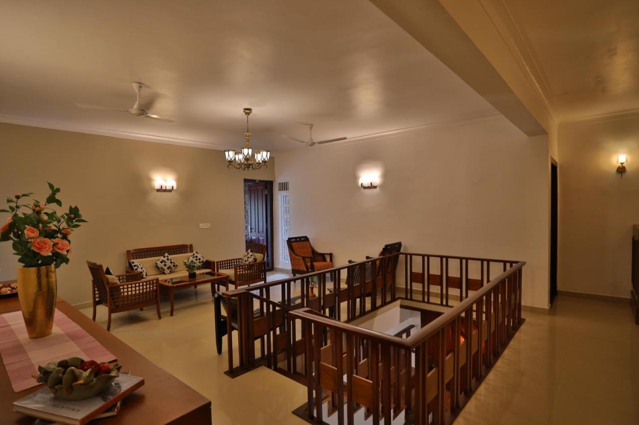 Chithirapuram Palace Мунар Екстериор снимка