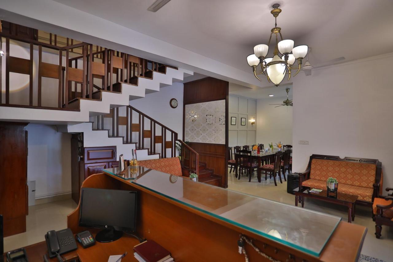 Chithirapuram Palace Мунар Екстериор снимка