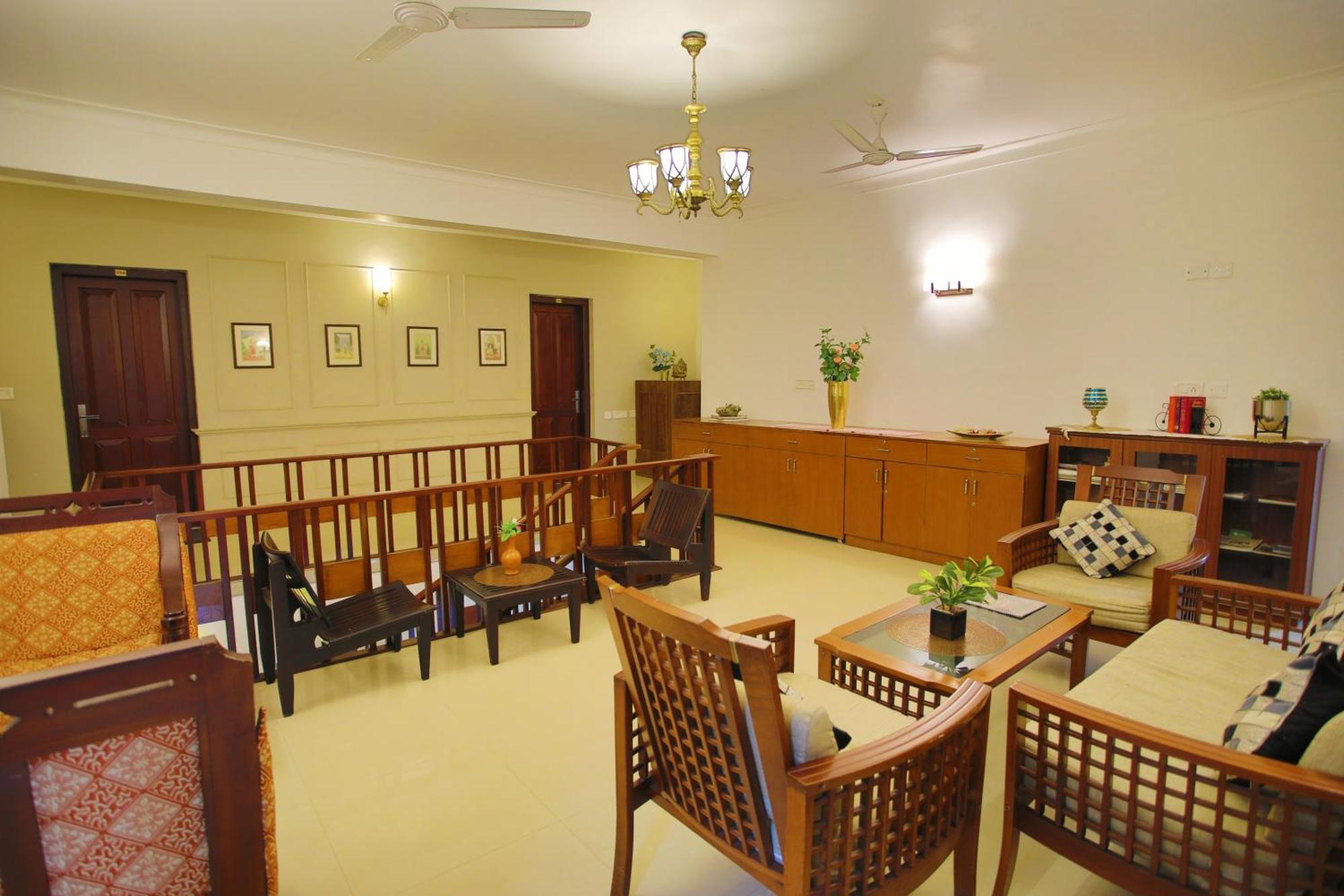 Chithirapuram Palace Мунар Екстериор снимка